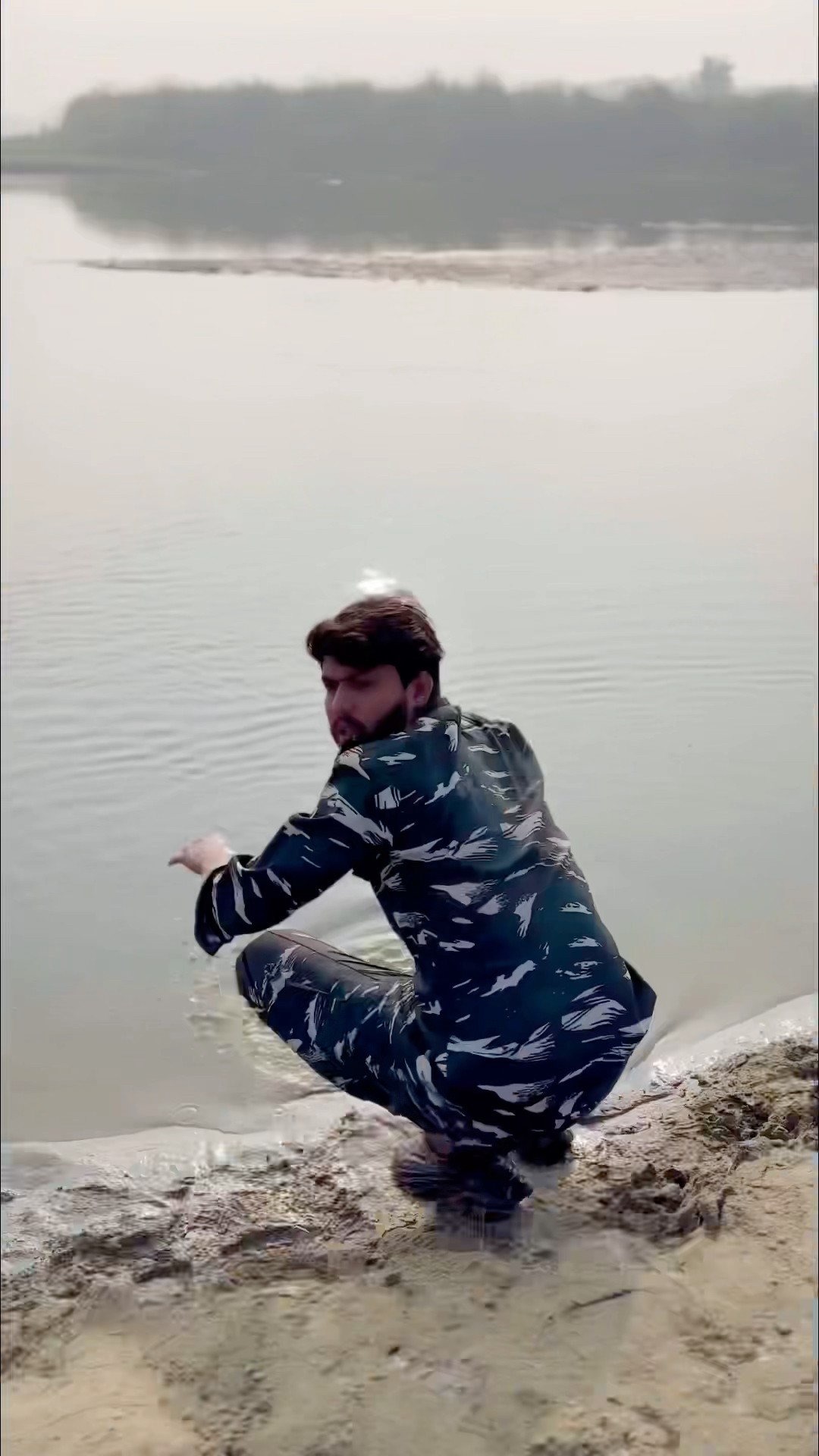 फ़ॉजी ने दिया धोका ??? #foryou #army #shortsfeed #indianarmy #foji #explore #armyshorts