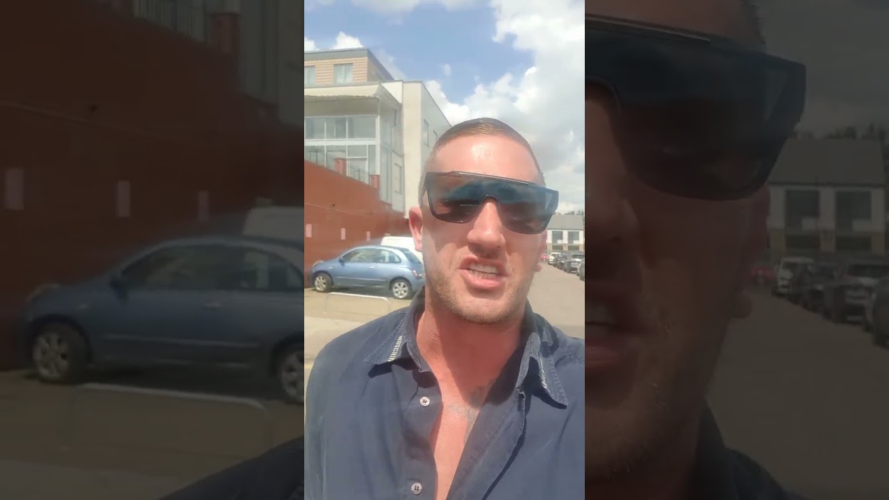 Waiting for bud man in my Manor then going carvery with baby mum and my lil soider