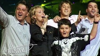 Video thumbnail of "Lepa Brena - LIVE - Udji slobodno - (Zagreb, 13.06.2009.)"