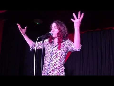 Stand up Evelyne Brink