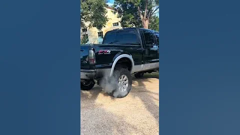 straight piped 6.0 ford powerstroke with big tip and rds 9 blade turbo cold start