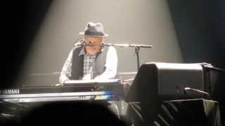 Paul Carrack + Eric Clapton - It Ain&#39;t Easy (To Love Somebody) - Berlin 2013 [HD]