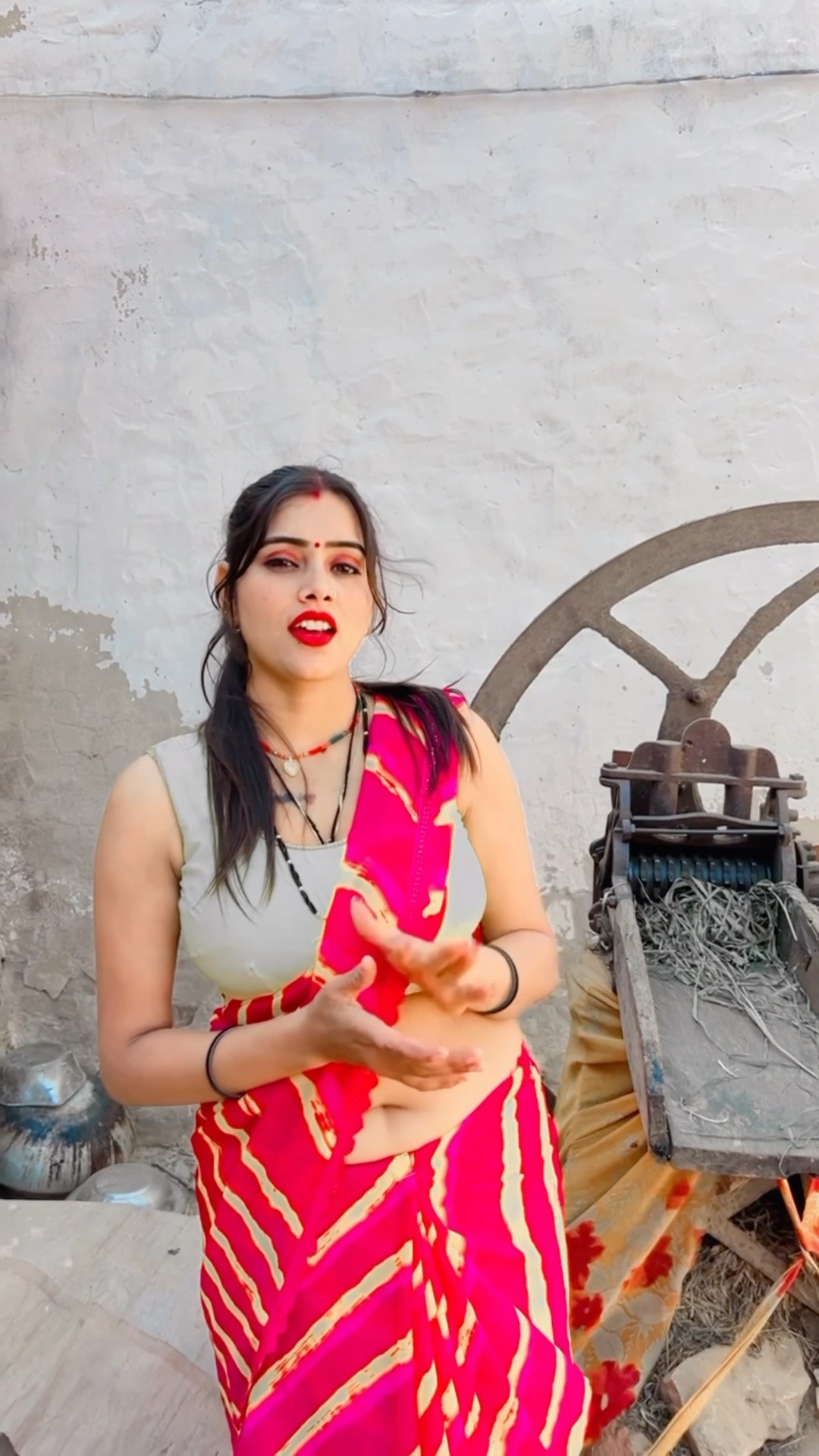 महिलाए तीस साल की #funny #meenu #trending #ytshorts