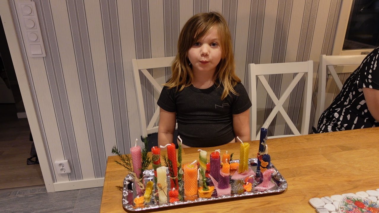 Vi gör egna bivaxljus - tre generationer pysslar tillsammans!