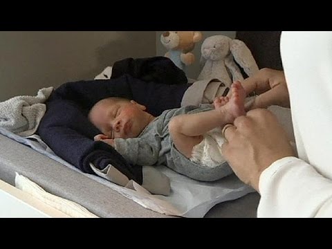 Video: İlk çocuk ölü Bir Donörden Nakledilen Bir Rahimde Doğdu