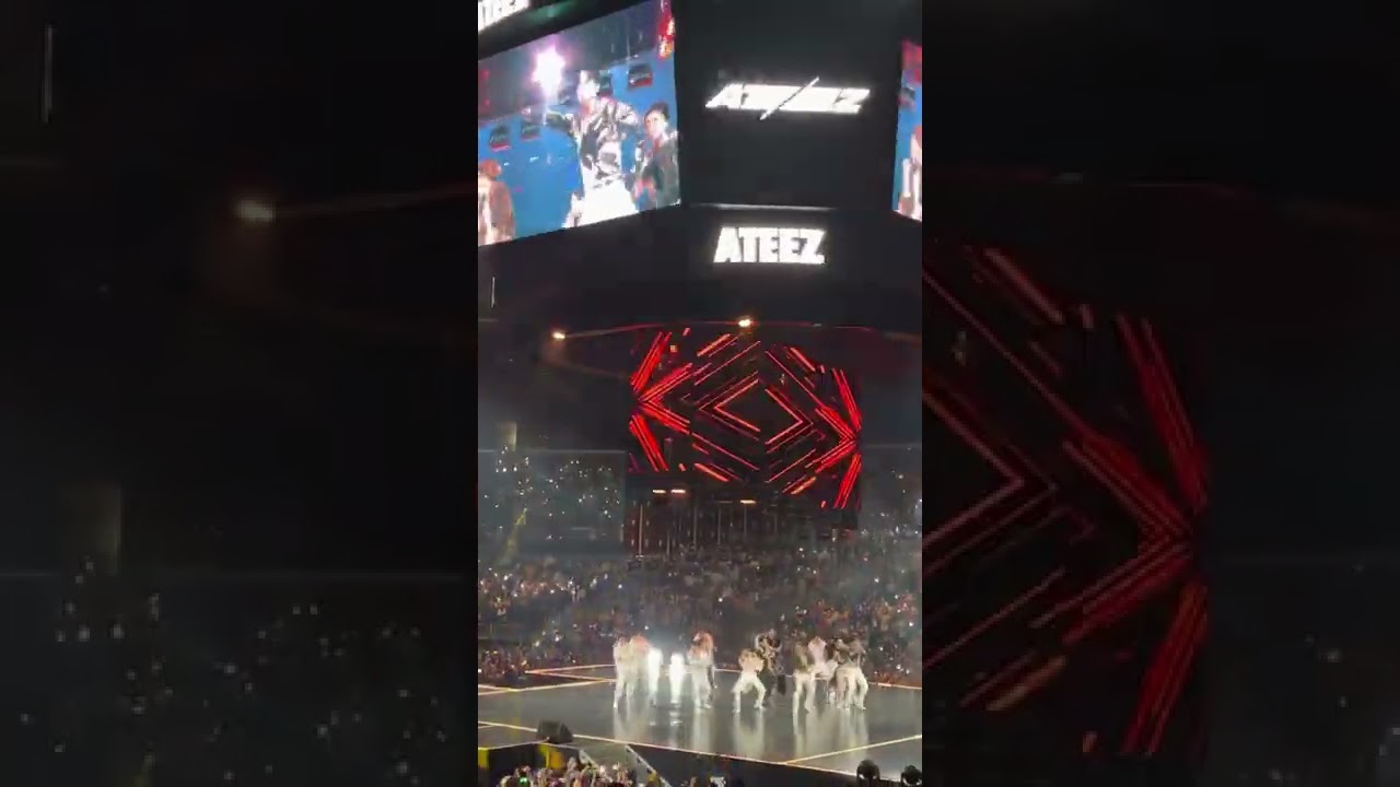 ATEEZ Wave at Kcon LA 2022 fancam