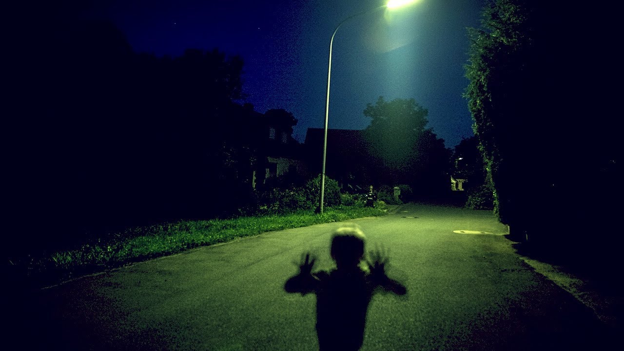 4 Scary Stories: Almost Kidnapped / Haunted Roads / Craigslist Close Call / Delivery Driver (#99)