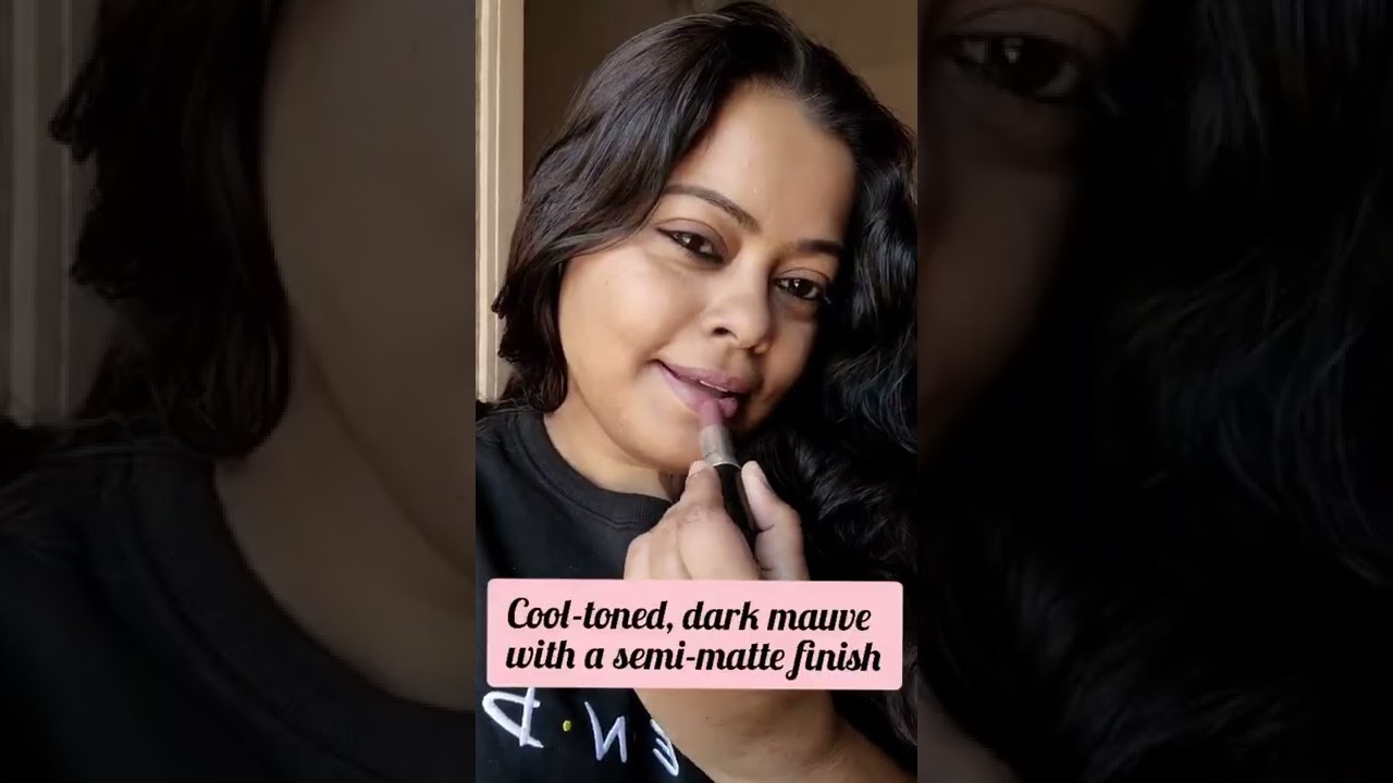 Swatching MAC Soar lipstick 