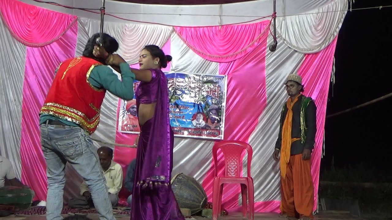 ड्रामा देखकर 