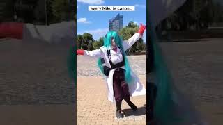 Medi-ris💸 HATSUNE MEDIC IS CANON!!! #tf2 #cosplay #hatsunemiku #miku #tf2medic #dance #short