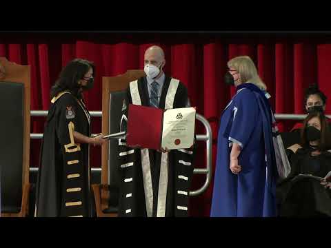 Helen Branswell awarded the degree of Doctor of Laws (Carleton University, 157th Convocation)