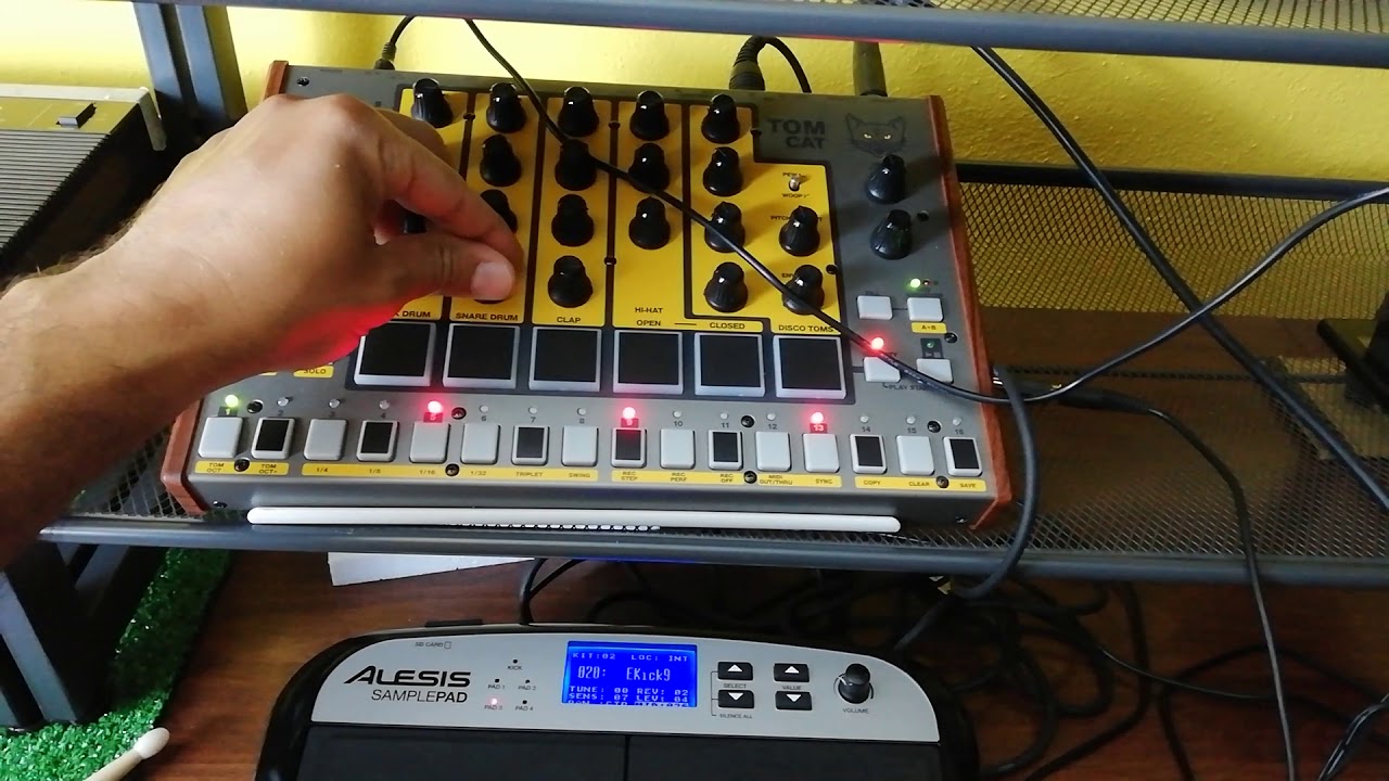 Alesis Samplepad + Akai Tom Cat - Test