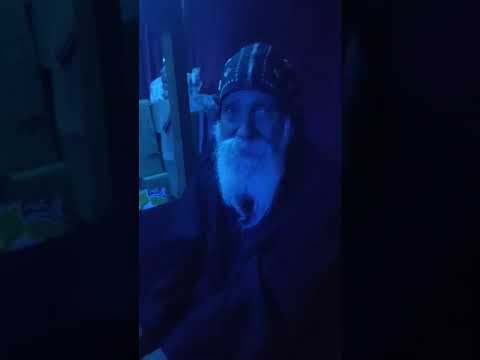 ابونا بيشوي الانبا بولا فديو نادر  ابونا بيشوي الانبا بولا فديو نادر