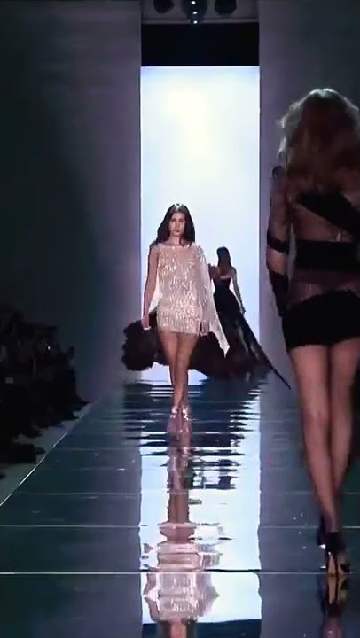 Bella Hadid for Alexandre Vauthier Spring 2017 Couture #bellahadid #fashion #model #alexandre #short