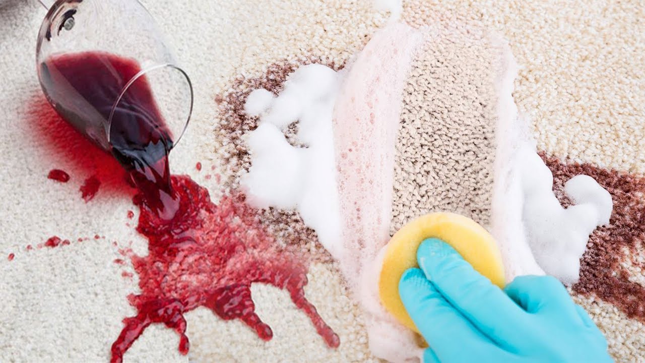 Mos harxhoni para për të larë tapetin, ja si të hiqni njollat me produkte që i keni në shtëpi