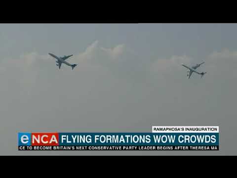 Flying formations wow crowds