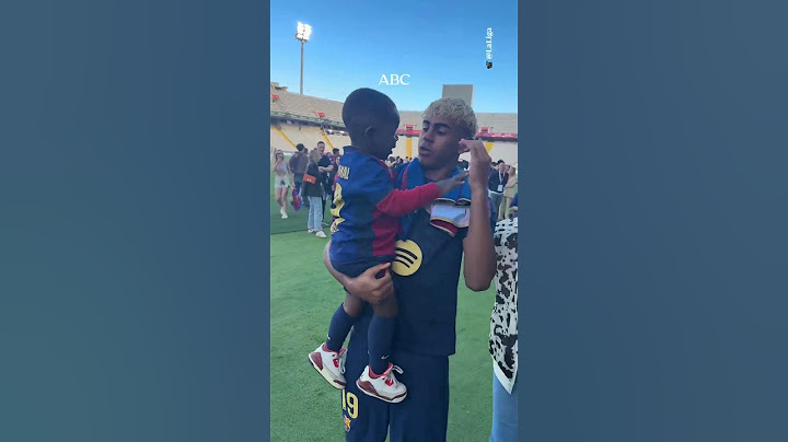 La tierna celebración de Lamine Yamal con su HERMANO KEYNE tras ganar el CLÁSICO