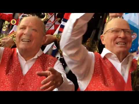 Willy pijpenechte grote zwarte hanen