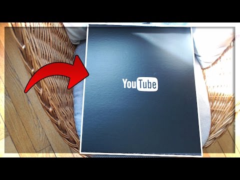 J'AI RECU UN COLIS DE LA PART DE YOUTUBE ! - J'AI RECU UN COLIS DE LA PART DE YOUTUBE !