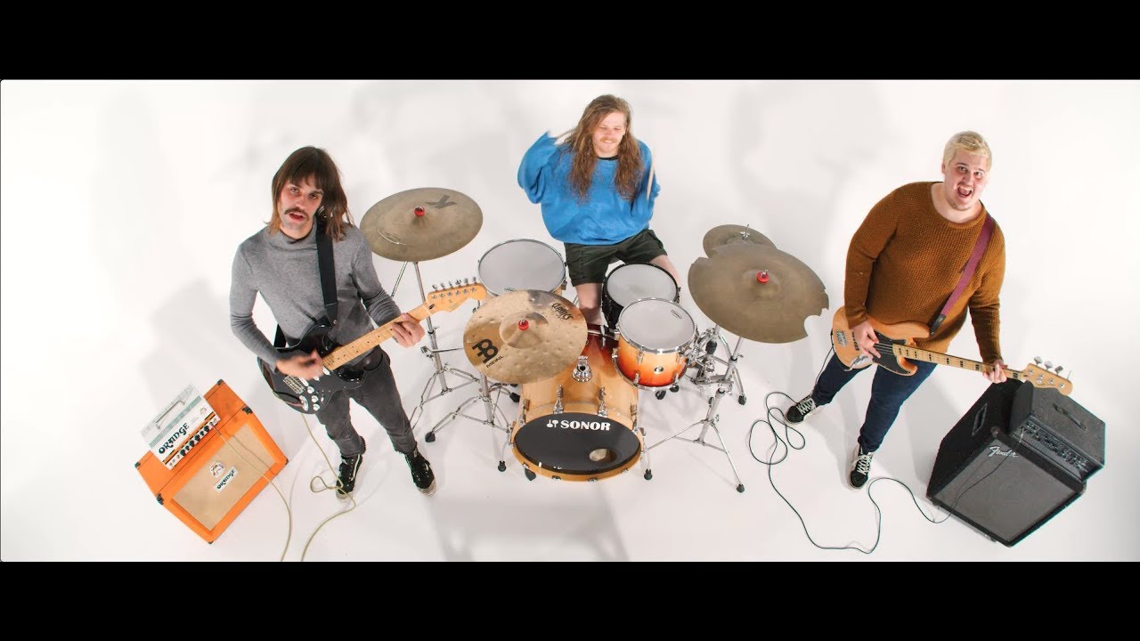 PANDAMIC - Sweater (Official Music Video) adlı videoyu YouTube'da izle PANDAMIC - Sweater (Official Music Video) adlı videoyu YouTube'da izle