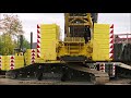 großer Liebherr Raupenkran LR 1600 / 2 krant 190 Tonnen Beton  Unterführung