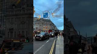 London Christmas street scene