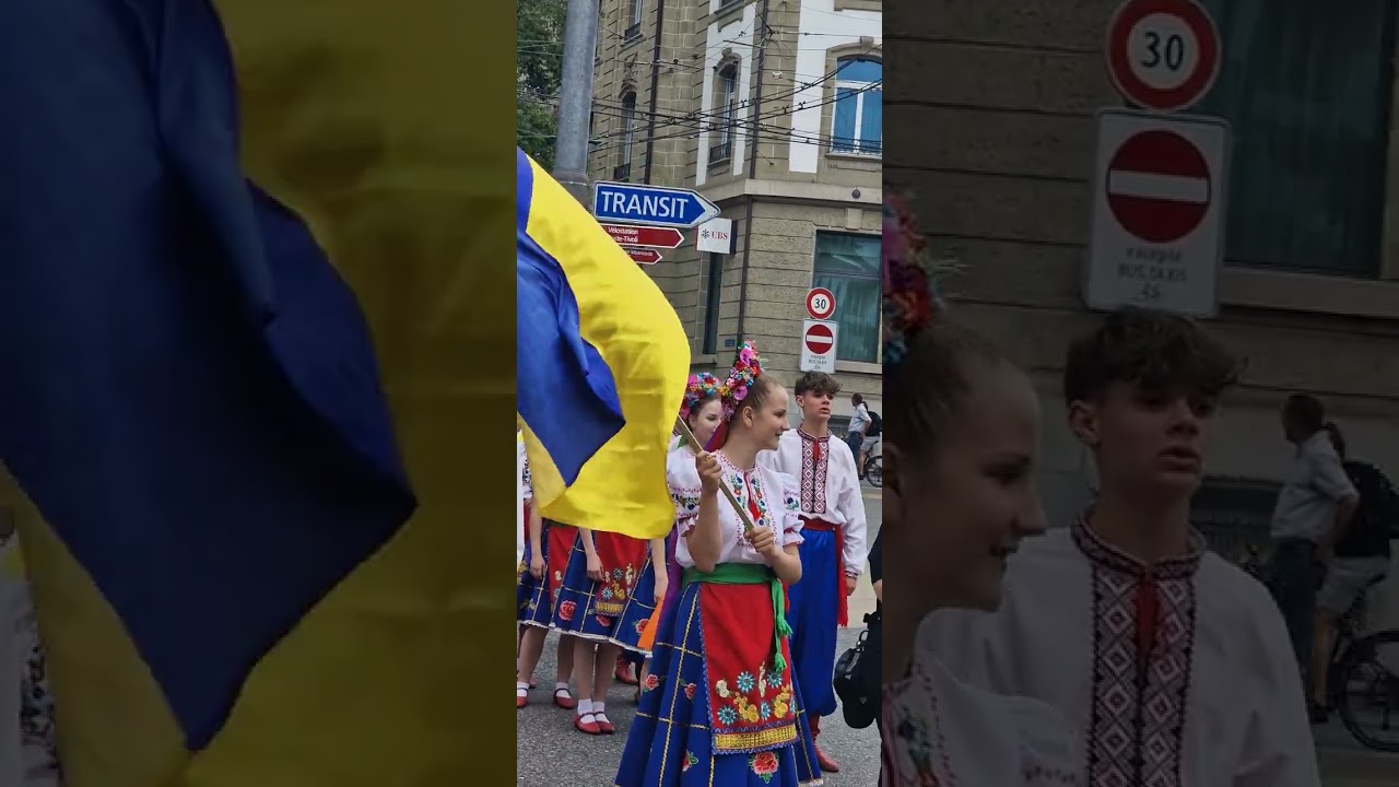Cortège des Rencontres de folklore Fribourg/ The Parade of the RFl Festival in Fribourg