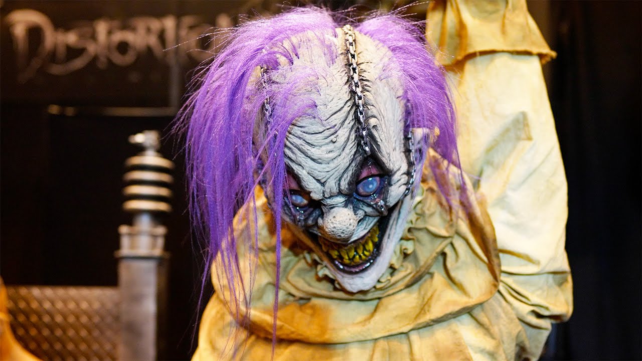 Creep Show Animatronic Clowns Scares at Transworld Halloween Show
