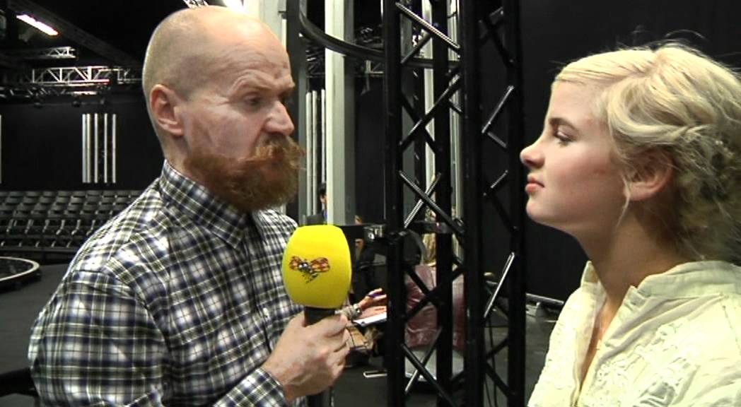 Bild från Alexander Bards hyllningar av Idol-Amanda