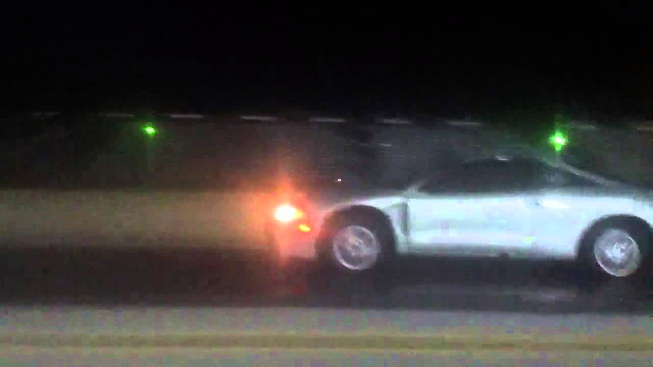 Veneno:: 06 Hyundai Tiburon SE vs Mitsubishi Eclipse - YouTube