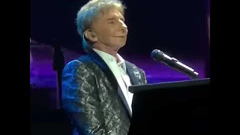 Audience Leaves Barry Manilow Speechless