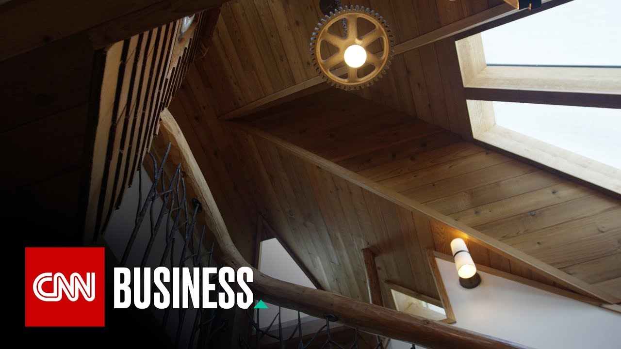 This 'hobbit house' floats on Seattle's Lake Union