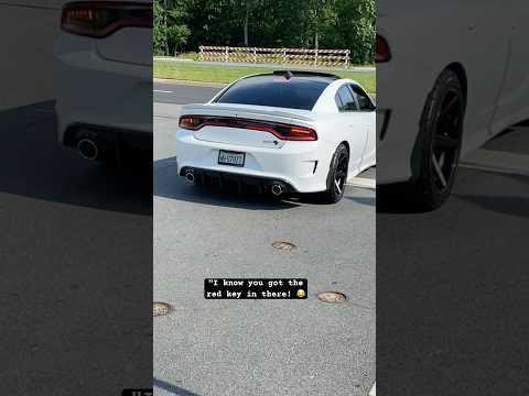 HELLCAT CHARGER ACCELERATION LEAVING CAR MEET Hellcat Charger Exhaust Cartok Shorts