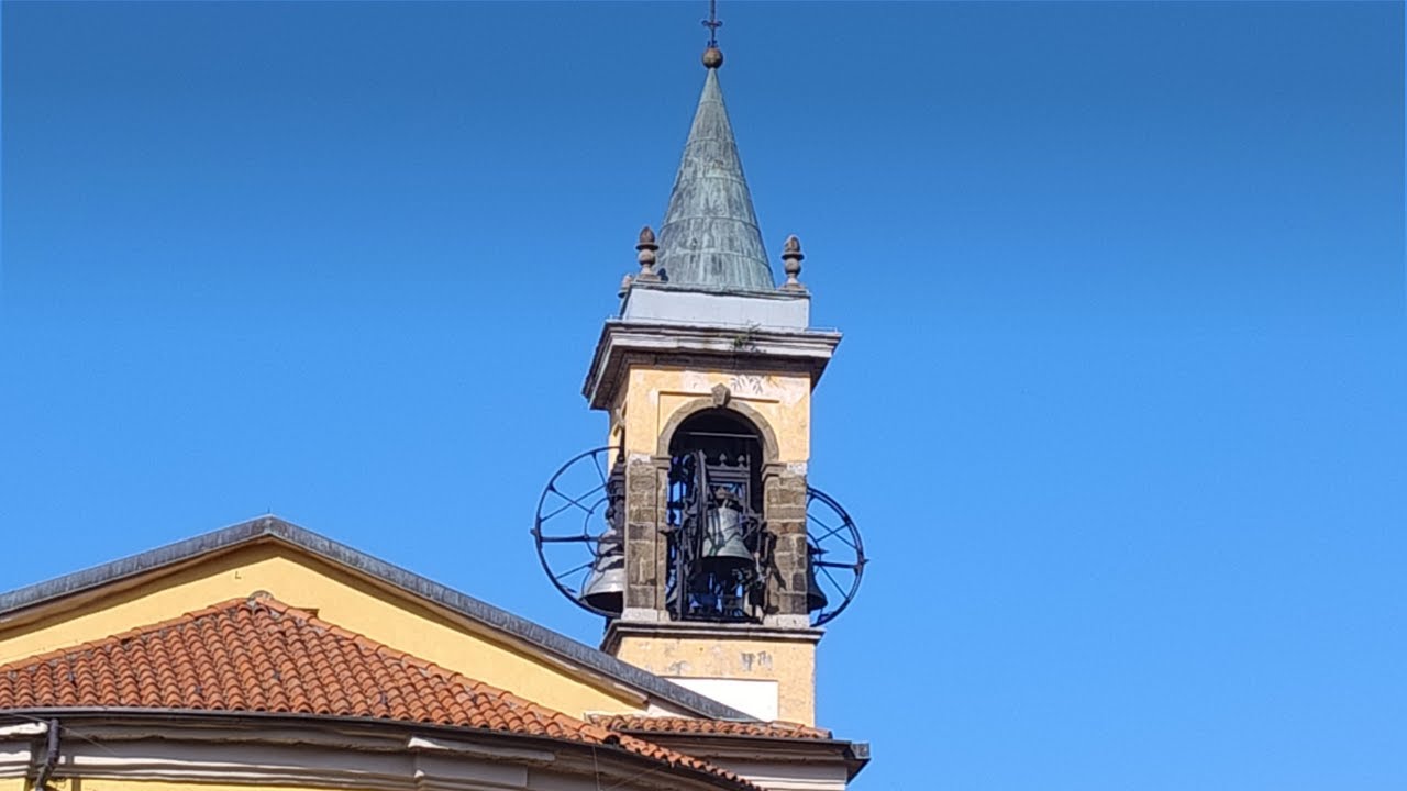 Campane di Nava (fraz. di Colle Brianza, Lecco), giorno feriale: distesa
