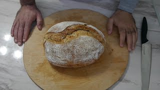 Пшеничный хлеб на полностью ржаной закваске.