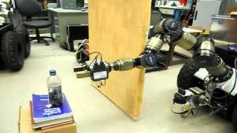 Obstacle Avoidance for A Mobile Manipulator in Manipulation