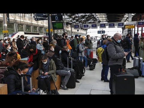 Covid-19 : Paris se vide de ses habitants, le vaccin AstraZenaca reprend du service