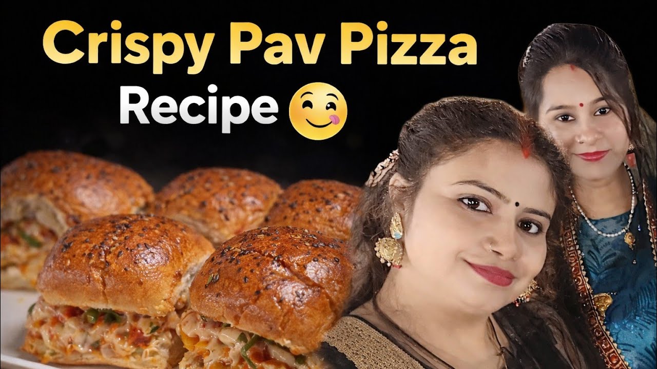 No Oven, Crispy Pav Pizza loaded with Cheese | Cheesy Pav Pizza Recipe | पैन में बनाए पाव पिज्जा