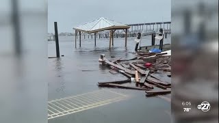 Travelers, boaters in Carrabelle wait out Tropical Storm Sally