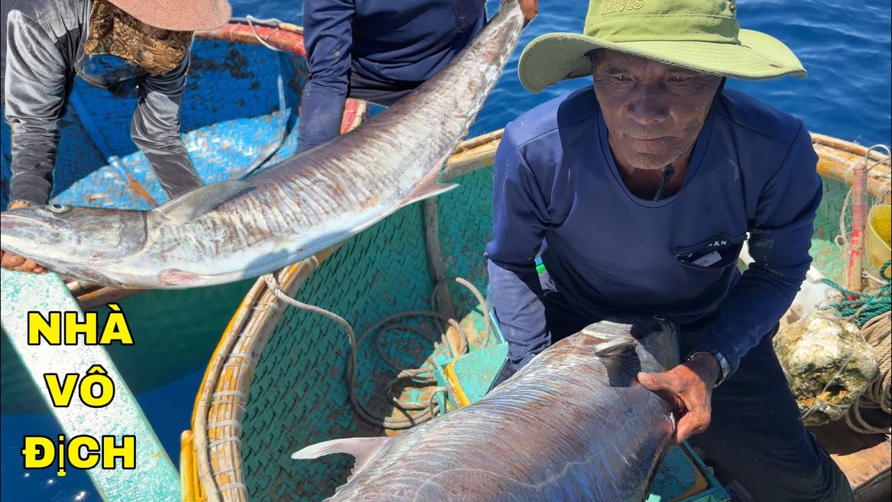 875 ) CHÚ 8 LẤY CON CÁ THU NÀY LÀ NỔI TIẾNG TRÊN MẠNG LUÔN QUÁ.