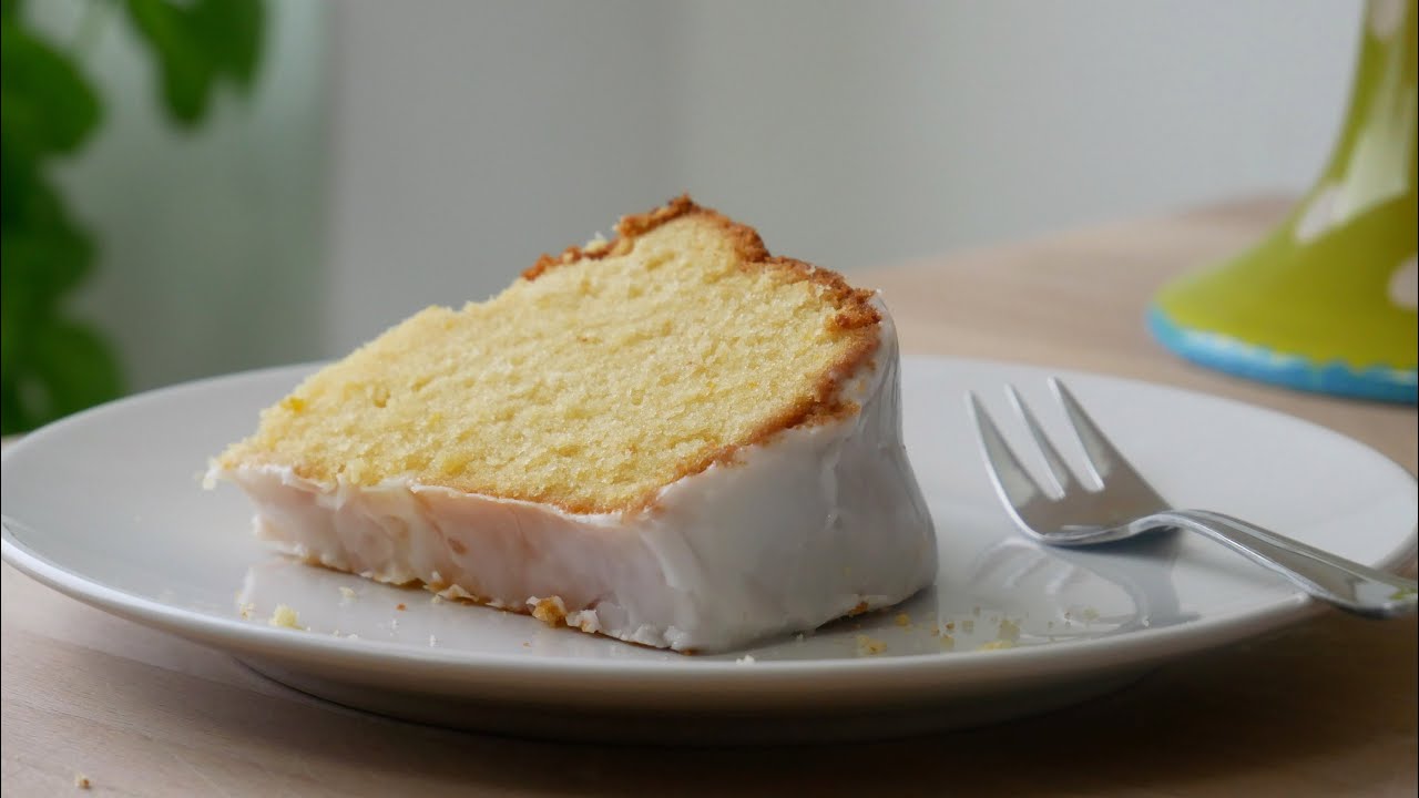 Saftiger Zitronenkuchen mit Zuckerguss (Rezept) || Lemon Cake with ...