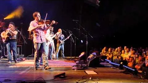 Zac Brown Band - Free (Feat. Joey & Rory) [Live]