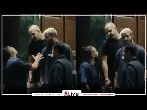بابتسامة عريضة أبيوسف يستقبل المعزين في عزاء والدته الإذاعية صديقة حياتي