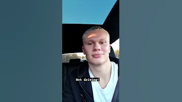 هالاند نجم بروسيا دورتموند يستمع إلى تمل ي معاك لـ عمرو دياب 