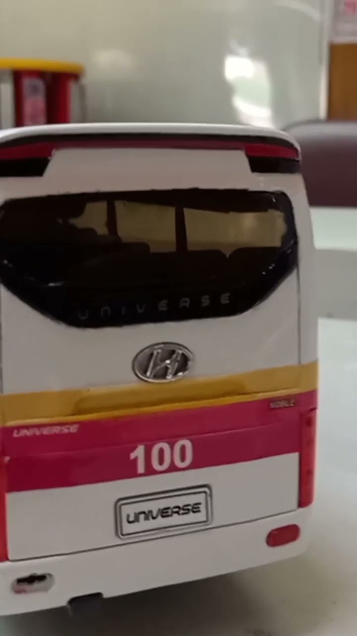 Hyundai universe diecast model #andyrafchannel #diecastbus