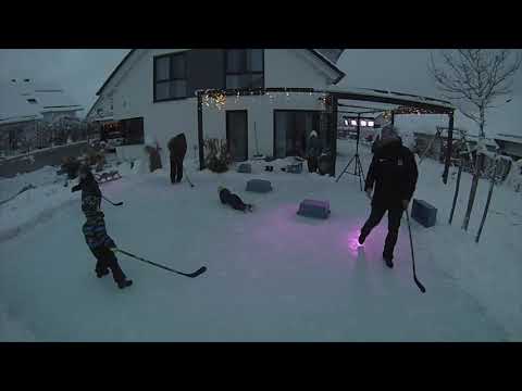 Video: Wie Man Eine Eisbahn Mit Eigenen Händen Füllt