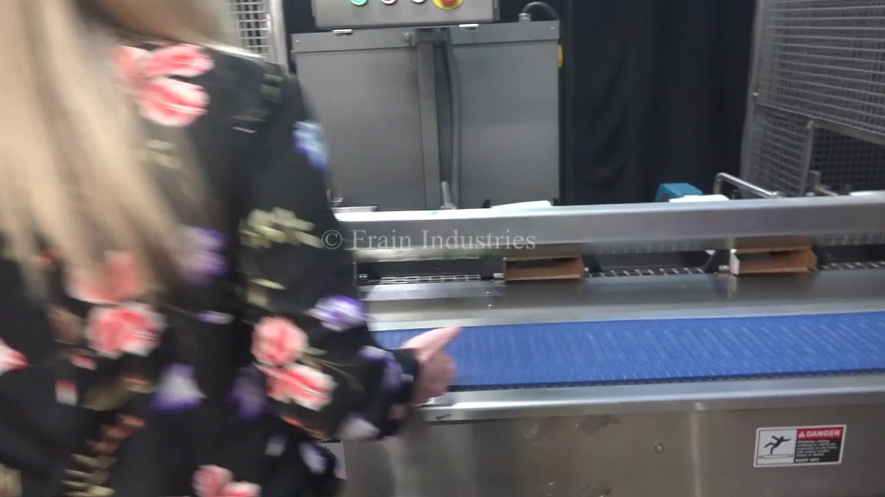 Langen B1, semi automatic continuous motion horizontal cartoner. - YouTube