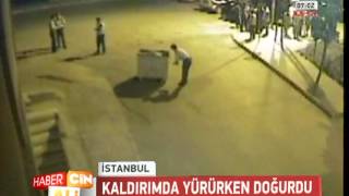 Kaldırımda yürüken doğum yaptı