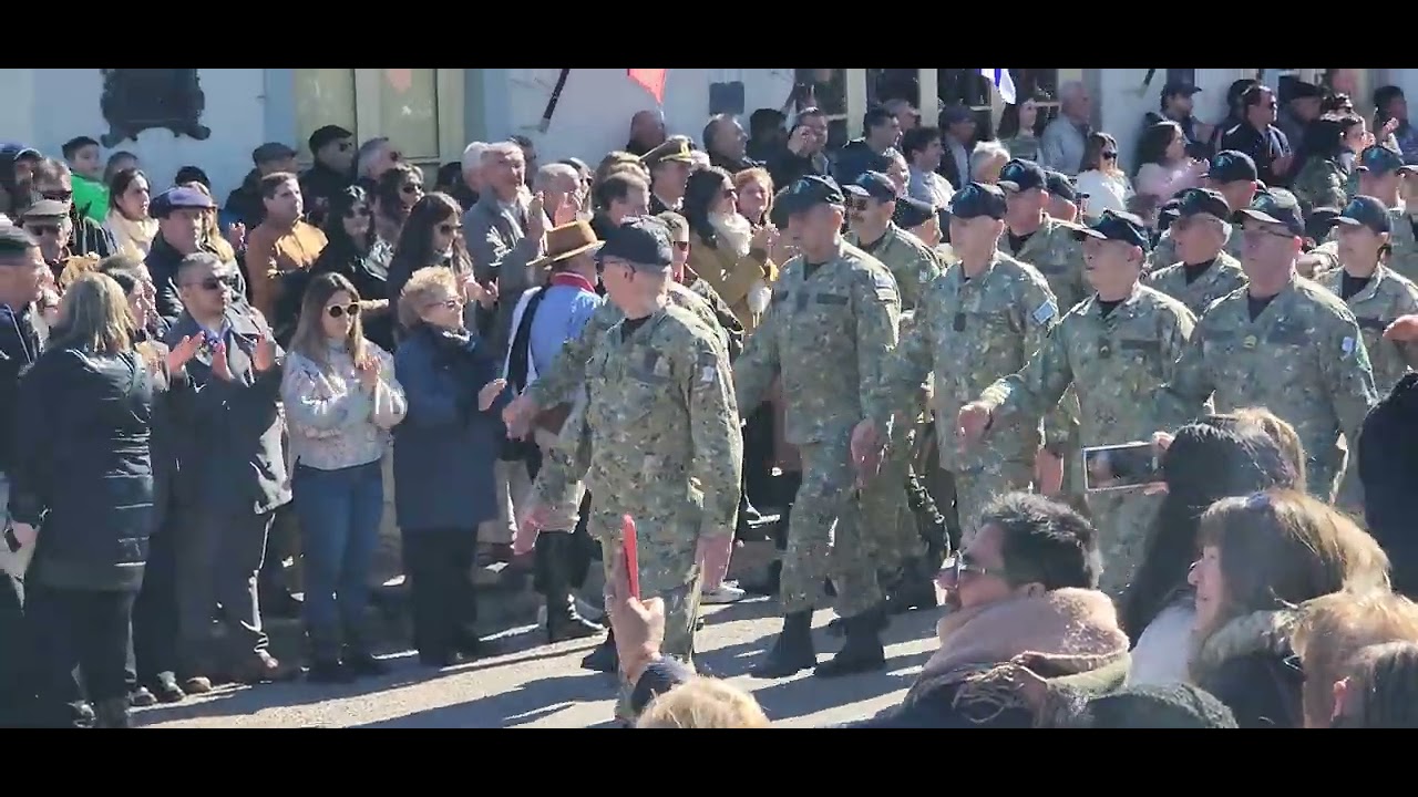 IMPRESIONANTE DESFILE CÍVICO MILITAR en los festejos de los 400 años de VILLA SORIANO