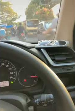 Story wa di atas mobil